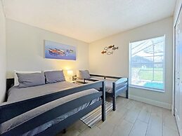 Sunshine Villa 5 Bedroom Villa by RedAwning