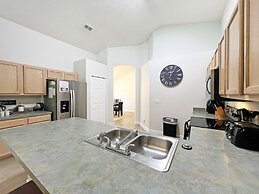 Sunshine Villa 5 Bedroom Villa by RedAwning