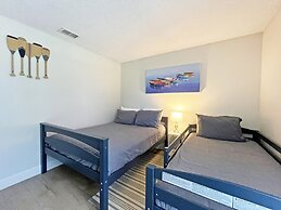 Sunshine Villa 5 Bedroom Villa by RedAwning