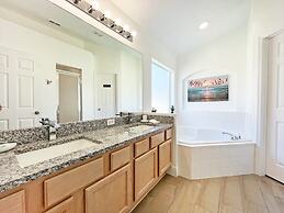 Sunshine Villa 5 Bedroom Villa by RedAwning