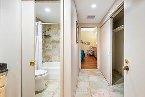 Big Island Royal Sea Cliff 401 2 Bedroom Condo