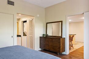 Big Island Royal Sea Cliff 401 2 Bedroom Condo