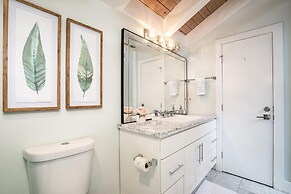 Luana Kai C306 2 Bedroom Condo