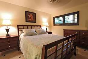 Kihei Beach, #102 2 Bedroom Condo by RedAwning