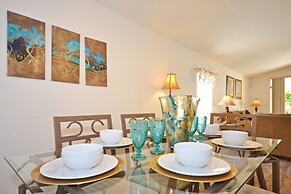 Casa Dilaura 4 Bedroom Home by RedAwning