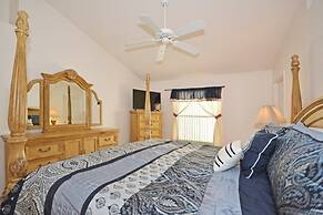 Casa Dilaura 4 Bedroom Home by RedAwning