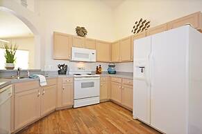 Casa Dilaura 4 Bedroom Home by RedAwning