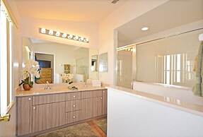 Casa Dilaura 4 Bedroom Home by RedAwning