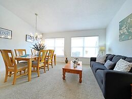 Bloomingdale Villa 4 Bedroom Home by RedAwning