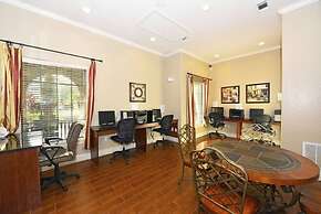 Lullaby Loft 3 Bedroom Condo by RedAwning