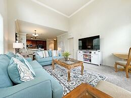 Lullaby Loft 3 Bedroom Condo by RedAwning