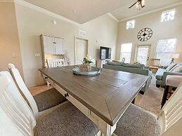 Lullaby Loft 3 Bedroom Condo by RedAwning