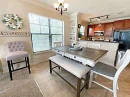 Lullaby Loft 3 Bedroom Condo by RedAwning