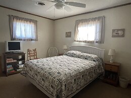 Hatteras Beachhouse 3 Bedroom Cottage by Redawning