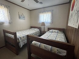 Hatteras Beachhouse 3 Bedroom Cottage by Redawning