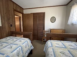 Hatteras Beachhouse 3 Bedroom Cottage by Redawning