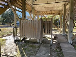 Hatteras Beachhouse 3 Bedroom Cottage by Redawning