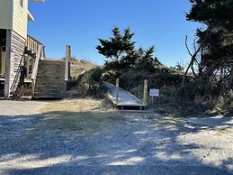 Hatteras Beachhouse 3 Bedroom Cottage by Redawning
