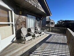 Hatteras Beachhouse 3 Bedroom Cottage by Redawning