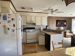 Hatteras Beachhouse 3 Bedroom Cottage by Redawning
