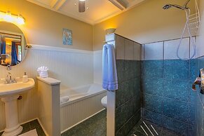 Halama Hale Private Home 4 Bedroom Home