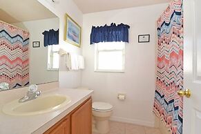 Sweet Magnolia 4 Bedroom Home by RedAwning