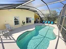 Sweet Magnolia 4 Bedroom Home by RedAwning