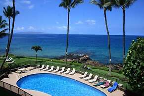 Royal Mauian, #202 3 Bedroom Condo by RedAwning
