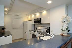 Royal Mauian, #202 3 Bedroom Condo by RedAwning