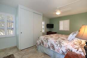 Royal Mauian, #202 3 Bedroom Condo by RedAwning