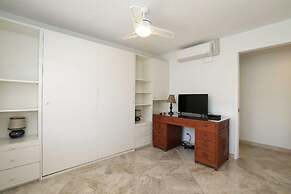 Royal Mauian, #202 3 Bedroom Condo by RedAwning