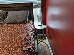 4 - Bed home, w/ Cali King Bed - 12 mins. to DTWN