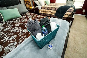 4 - Bed home, w/ Cali King Bed - 12 mins. to DTWN