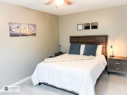 4 - Bed home, w/ Cali King Bed - 12 mins. to DTWN