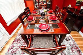 4 - Bed home, w/ Cali King Bed - 12 mins. to DTWN