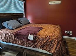 4 - Bed home, w/ Cali King Bed - 12 mins. to DTWN