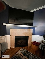 4 - Bed home, w/ Cali King Bed - 12 mins. to DTWN