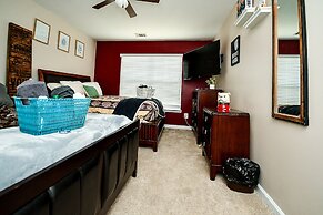 4 - Bed home, w/ Cali King Bed - 12 mins. to DTWN