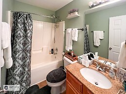 4 - Bed home, w/ Cali King Bed - 12 mins. to DTWN