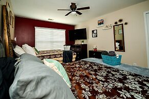 4 - Bed home, w/ Cali King Bed - 12 mins. to DTWN