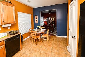 4 - Bed home, w/ Cali King Bed - 12 mins. to DTWN