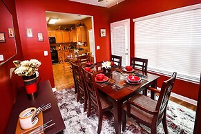 4 - Bed home, w/ Cali King Bed - 12 mins. to DTWN