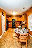 4 - Bed home, w/ Cali King Bed - 12 mins. to DTWN