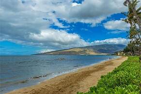 Kihei Beach, #107 1 Bedroom Condo by RedAwning