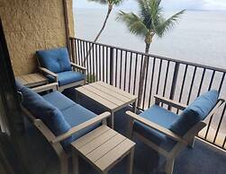 Kihei Beach, #509 2 Bedroom Condo by RedAwning