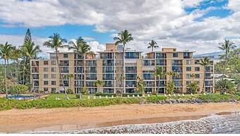Kihei Beach, #509 2 Bedroom Condo by RedAwning