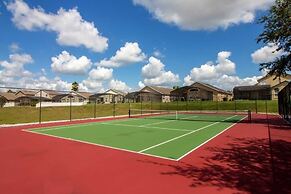 Dolcetto Den 4 Bedroom Home by RedAwning