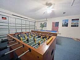 Dolcetto Den 4 Bedroom Home by RedAwning