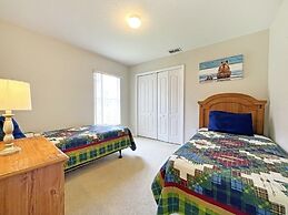 Dolcetto Den 4 Bedroom Home by RedAwning