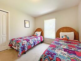 Dolcetto Den 4 Bedroom Home by RedAwning